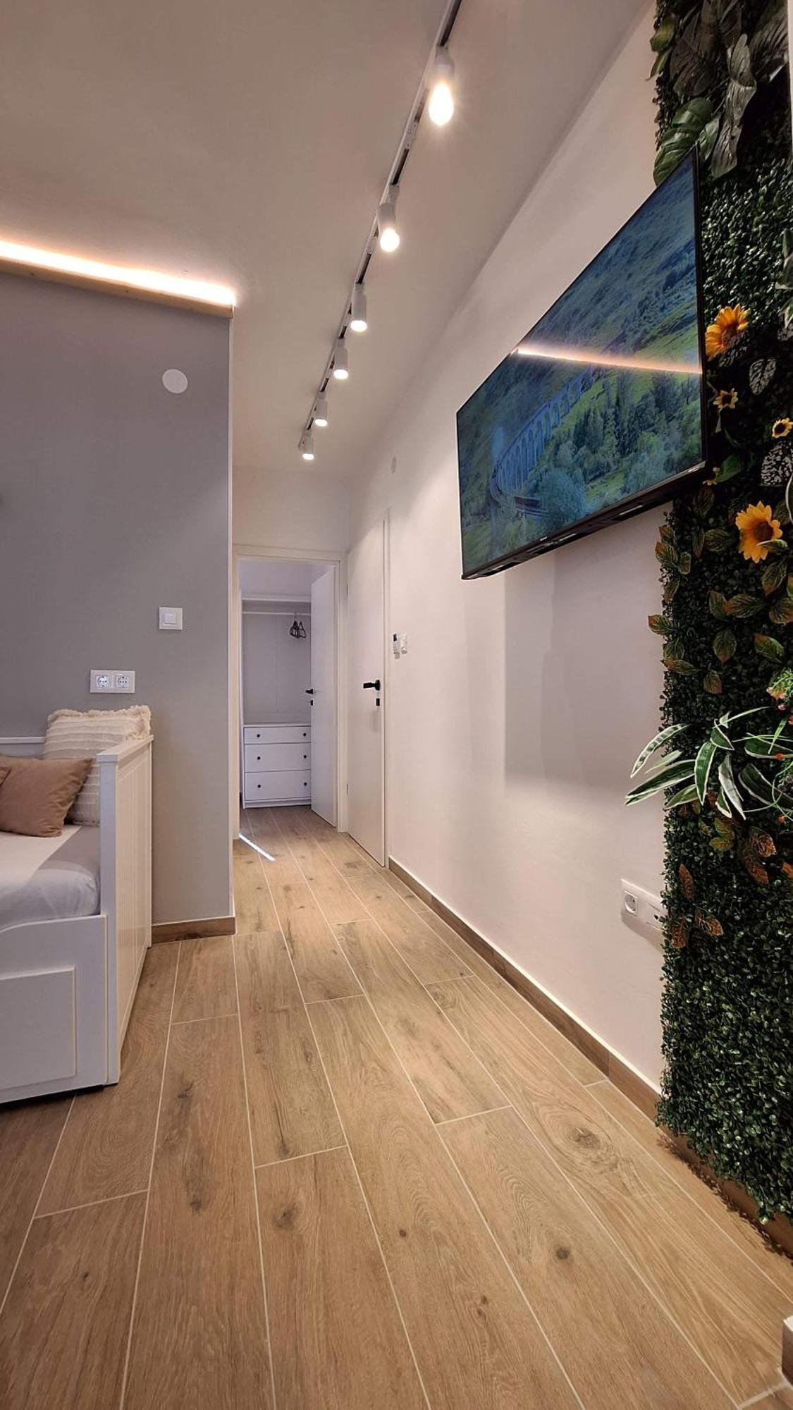 Apartments Gin & Tonic สปลิท ภายนอก รูปภาพ