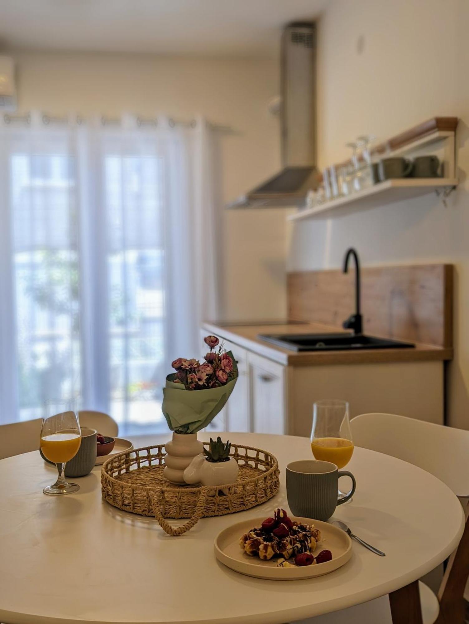 Apartments Gin & Tonic สปลิท ภายนอก รูปภาพ